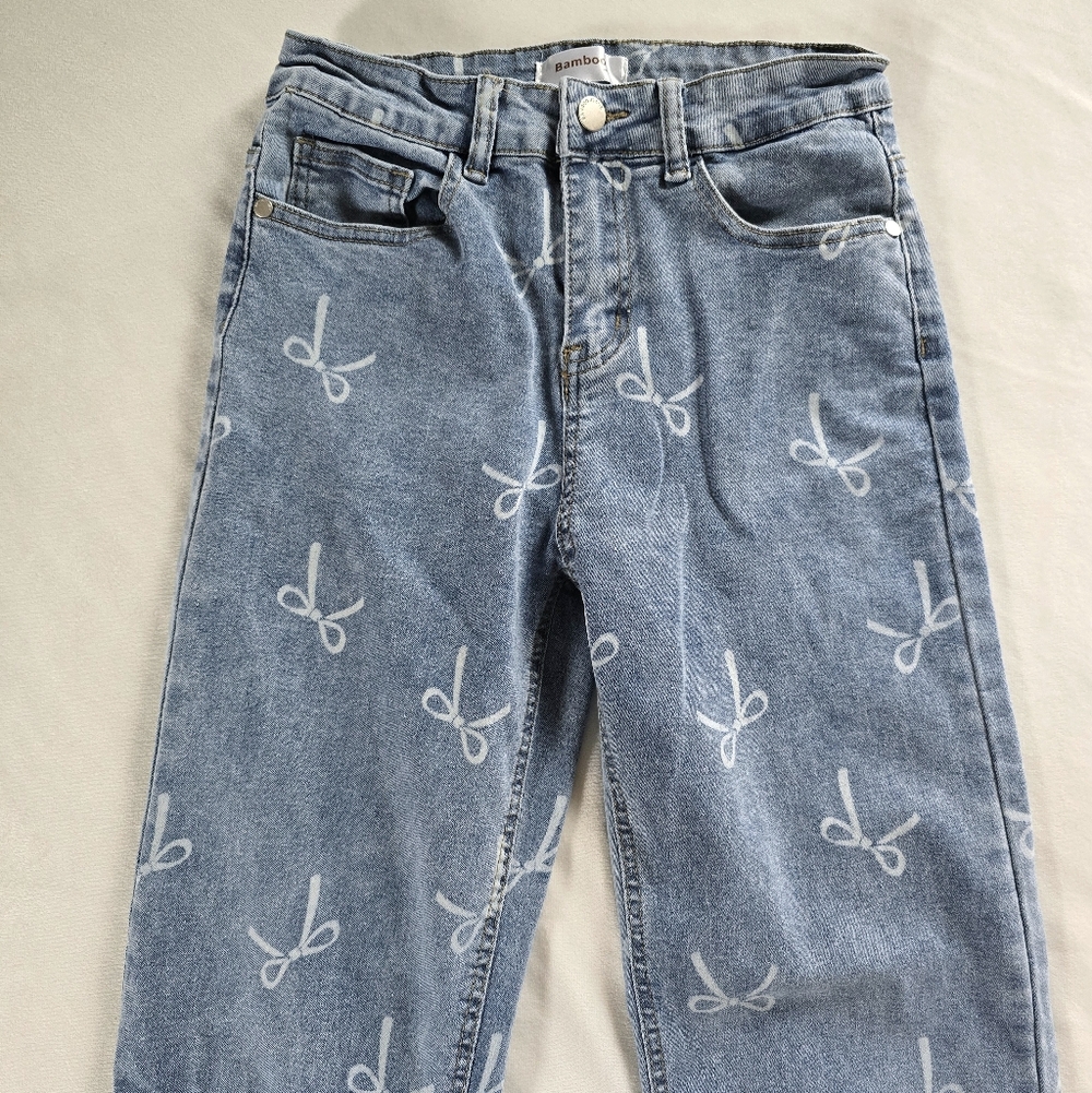 BAMBOO▪️Light Wash Straight Leg Jeans with Bow Design - Picture 3 of 9